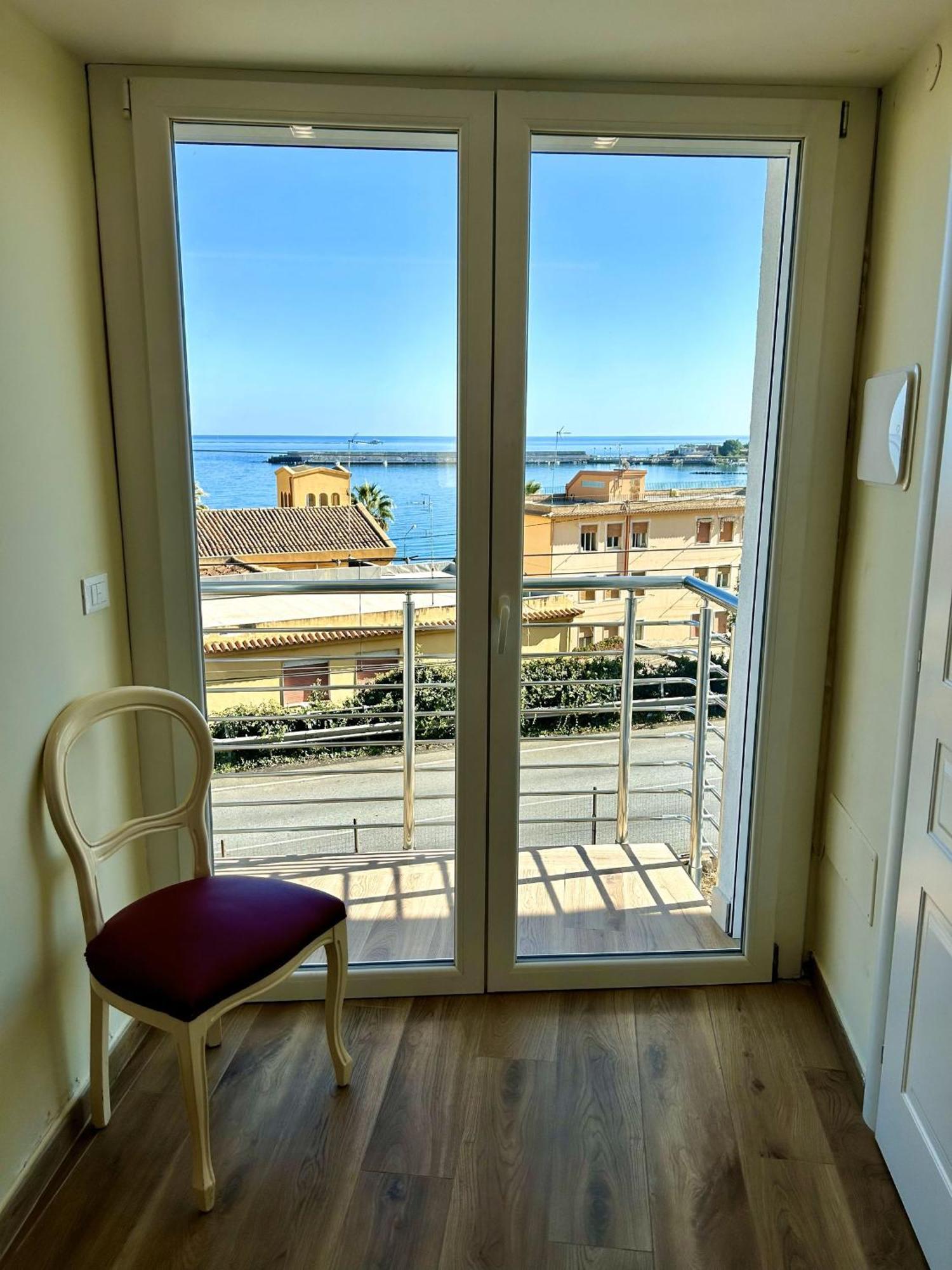 Vista Mare Apartments Giardini Naxos Exteriör bild