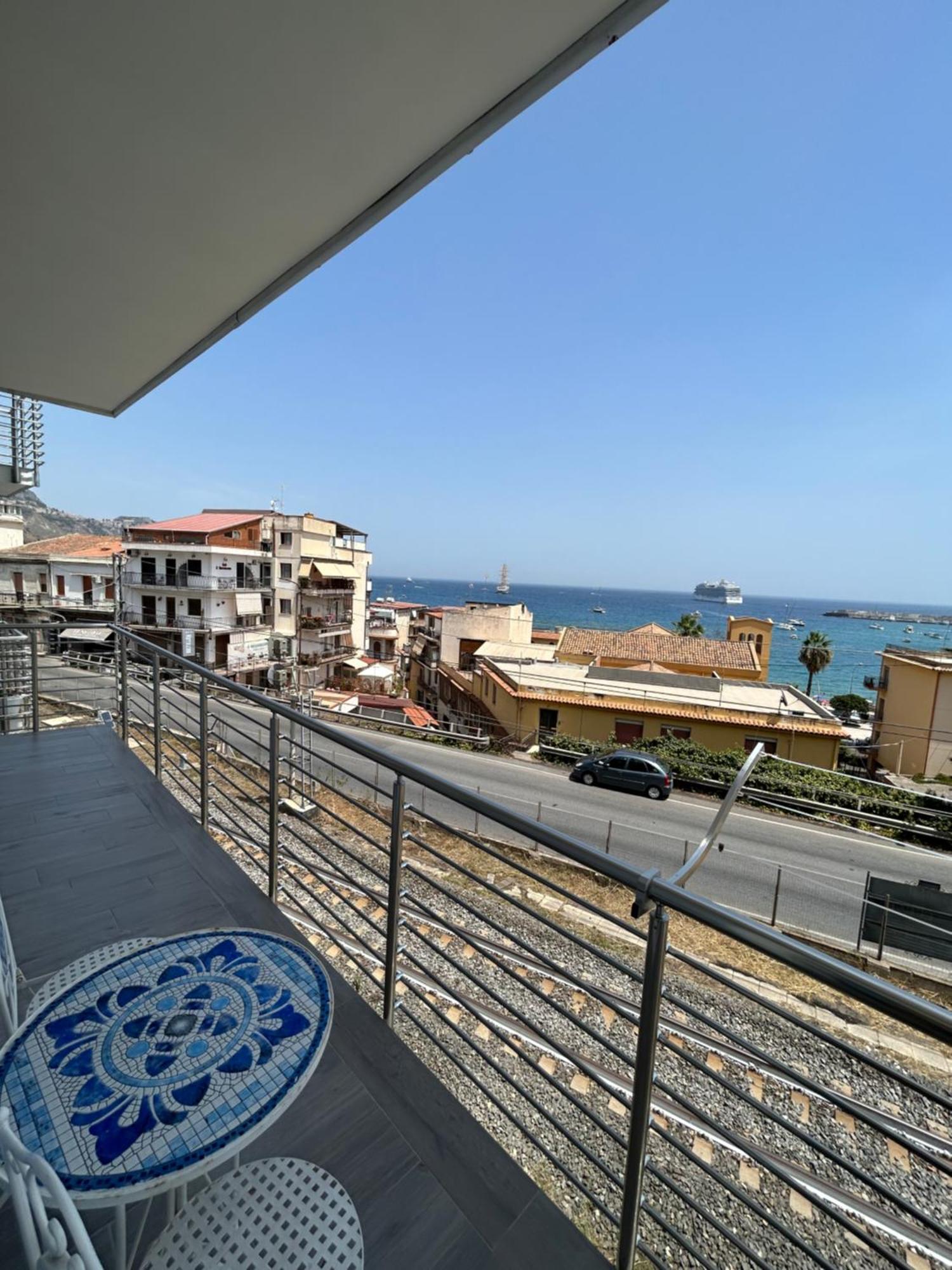 Vista Mare Apartments Giardini Naxos Exteriör bild