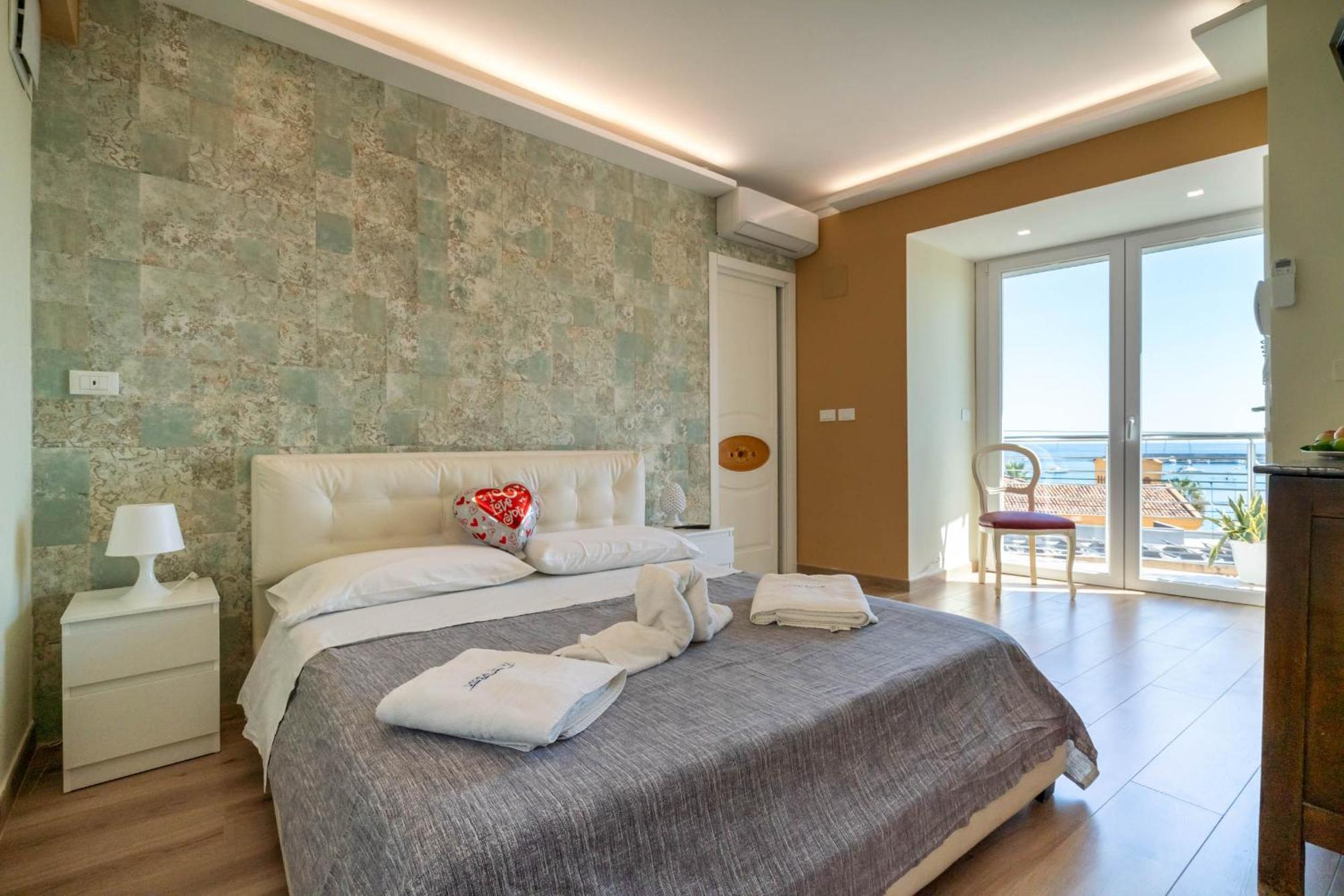 Vista Mare Apartments Giardini Naxos Exteriör bild